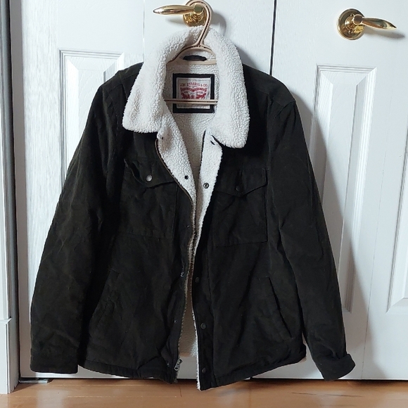 [SOLD] Unisex Levi's Vintage Corduroy Jacket with Sherpa Lining - Picture 12 of 12